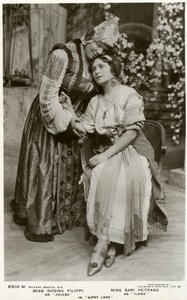 Rosina Filippi og Sari Petrass, skuespillerinder, c1912. af Rotary Photo