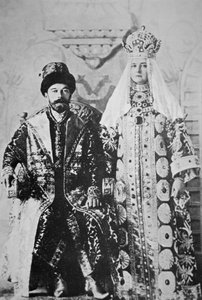 Tsar Nicholas II og Tsaritsa Alexandra i fuld kroningsregalier, maj 1896 (s/h-foto) af Russian Photographer
