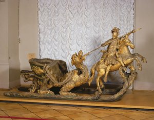 Karnevalsslæde med figuren St George (træ og bladguld) af Russian School