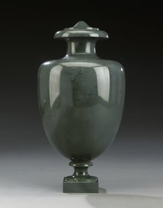 En af et par Kalkan vaser, Peterhof, ca. 1800 af Russian School
