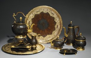 Te- og kaffeservering, sandsynligvis ved Demidoff-værkstedet, Ural, ca. 1770 af Russian School
