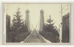 Hængebro over jernbanen, Niagara Falls af S. Barnett