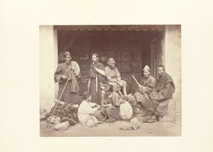 Darjeeling; Gruppe af bhooteaer og nepalesere af Samuel Bourne