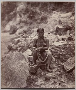 Lepcha Woman (number 1908) af Samuel Bourne