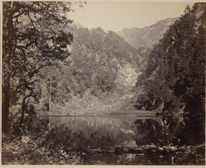 Lille sø i bjergene af Samuel Bourne
