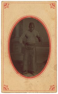 Portræt af en mand med værktøj,ca. 1875 (foto) af Sarah Luse Larimer