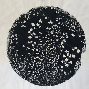 Simpelthen sort, 2020 af Sarah Thompson Engels