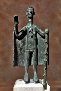 Nuragisk kultur (nuraghi) Sardinsk: bronzestatuette af rejsende, der holder en pind og dækket med en kappe. 8.-7. århundrede f.Kr. Cagliari, Nationalt Arkæologisk Museum, Sardinien, Italien
