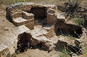 Nuragisk kultur (nuraghi) Sardinsk: ruinerne af den præ-nuragiske by på det megalitiske område Anghelu Ruju: det centrale tårn. 20. århundrede f.Kr. Alghero, Sardinien Italien af Sardinia Nuragic Civilization