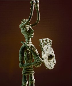 Nuragisk kultur (nuraghi) sardinsk: statuette af en kriger med et skjold og et bronzesværd. 8.-7. århundrede f.Kr. Cagliari, Nationalt Arkæologisk Museum, Sardinien, Italien