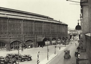 Berlin: Bahnhof Friedrichstrasse; Station Friedrichstrasse (s/h foto) af Sasha Stone