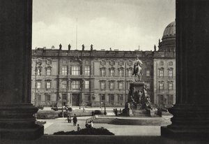 Berlin: Udsigt over slottet og Lustgarten; Udsigt over det kongelige palads og Lustgarten (s/h foto) af Sasha Stone
