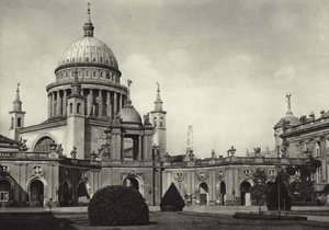 Potsdam, bypalads, udsigt over Nikolaikirche; Bypaladset, udsigt over Skt. Nicholas (s/h-billede) af Sasha Stone
