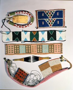 Samling af Zulu-perleartefakter af School African