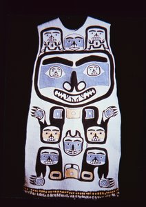 Chilkat-kjole, Tlingit-stamme (tekstiler) af School American