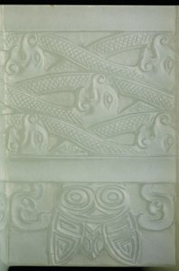 Detalje af et arkaistisk kar og dæksel, Tulu, Qianlong-periode (1736-95) (bleg celadon jade) (se også 619015) af School Chinese