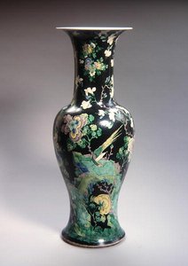 Stor Famille Noire Yen Yen Vase, Kangxi periode (1662-1722) (porcelæn) (se 272192) af School Chinese