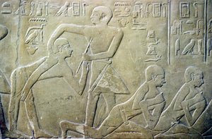 Det gamle Egypten, Relief, Landsbyældste tvunget til at indrømme deres fejlagtige skatteangivelser til embedsmænd, Merereukas grav, 6. dyn (foto) af School Egyptian