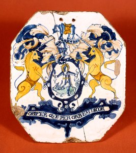 Apothecary flise, der viser våbenskjoldet og mottoet fra Worshipful Society of Apothecaries of London (keramik) af School English