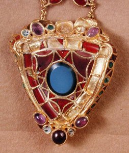 Broche med indiske granater og onyx, slutningen af det 4. århundrede (halvædelsten sat i guldbund) af School German