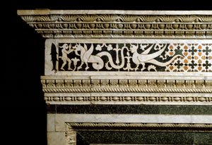 Detalje af dekorationerne omkring marmortrandolaen (fotografi) af School Italian