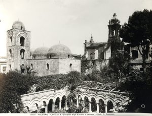 Udsigt over den østlige ende af kirken, bygget i 1132-48 af kong Roger II (d.1154) af Sicilien og klostret bygget i det 13. århundrede (s/h foto) af School Italian