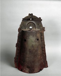 Yapoi-klokke af bronze, 300 f.Kr.-250 e.Kr af Japanese School
