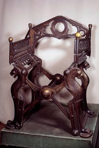 Merovingerkunst: lænestol eller trone af Dagobert I (602/605-638). lavet i gylden bronze i det 7.-9. århundrede. Fra skatten af klosteret Saint-Denis. Paris, B.N.
