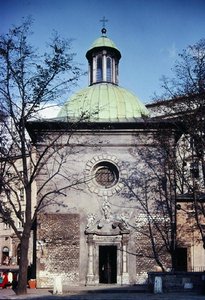 Church of St. Adalbert, oprindeligt bygget i det 12. århundrede, moderniseret i det 18. århundrede (foto) af School Polish