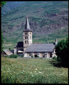 Udsigt over kirken St Mary, Arties (fotografi) af School Spanish