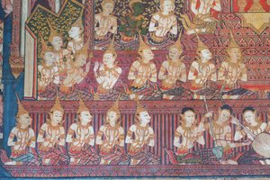 Vægmalerier i Buddhaisawan-kapellet viser fejringen af det kongelige bryllup mellem Bodhisattvas forældre, kong Suddhodana fra Sakya-klanen og prinsesse Mahamaya. af School Thai