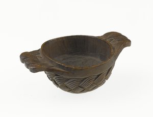 Quaich, højlandsskål eller drikkekar af træ med to slæb, ca. 1700 (træ) af Scottish School