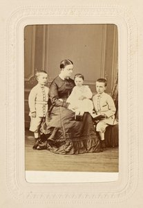 P[rin]cesse Clotilde og hendes børn. af Sergei Luvovich Levitsky