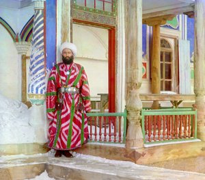 En minister for Emiratet Bukhara i formel påklædning, ca. 1910 (foto)