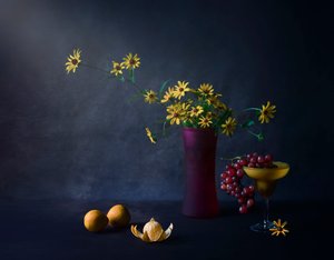 Stemningsfulde blomster og frugter