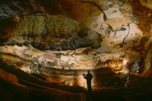 Tyrehallen med masser af kalcitvægge i Lascaux-grotten.