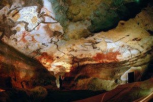 Tyrenes hal med Jacques Marsal, en af opdagerne af Lascaux-hulerne.