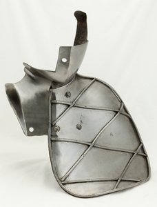 Forstærkning af Bevor med vippemål, ca. 1560 (stål)
