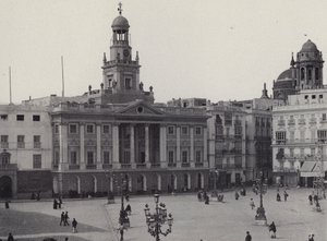 Cadiz: Plaza de Isabel II (s/h foto)
