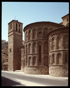 Art mudejar: view of the apse of the church Santiago de Arrabal, 13th century Toledo, Spaindani af Spanish School