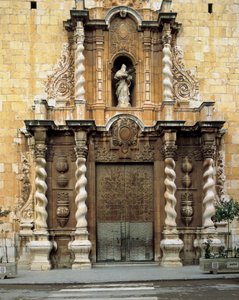Detalje af facaden af kirken San Bartolome, Benicarlo, Spanien, bygget i det 18. århundrede (foto) af Spanish School