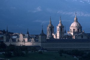 Udsigt over klosteret San Lorenzo de El Escorial af Spanish School