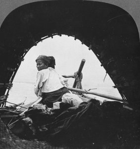 En bådsmand på Irrawaddy-floden, Burma, 1908