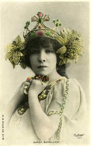 Henriette Rosine Bernard aka Sarah Bernhardt (1844-1923) som "Den fjerne prinsesse", et skuespil af Edmond Rostand. (s/h foto) af Studio Reutlinger