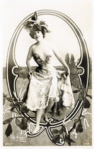 Q : Marcelle Yrven , fransk skuespillerinde - Teatre : Palais Royal , Folies dramatiques, Paris - Alfabet på postkort af Studio Reutlinger