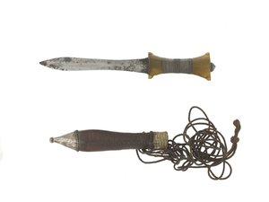 Armkniv og skede