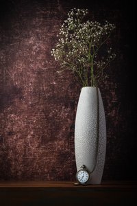 Tidløst ur med blomstermotiv af Sumit Dhuper
