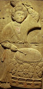 Terracotta stele med musiker, Tang-dynastiet (618-907), opdaget i Shaanxi-provinsen, Steles Forest Museum i Xian. Fotografi, Leonard de Selva, Kina, 2006. af Tang Dynasty Chinese School