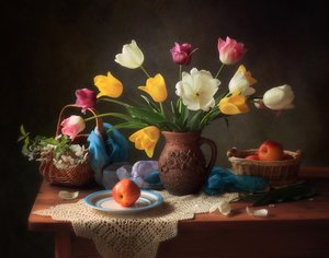 Klassisk tulipan-stilleben af Tatyana Skorokhod