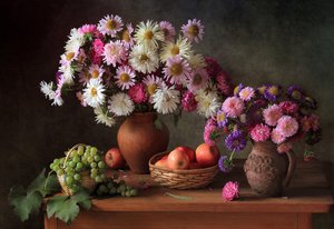 Farverige asters og frugt af Tatyana Skorokhod